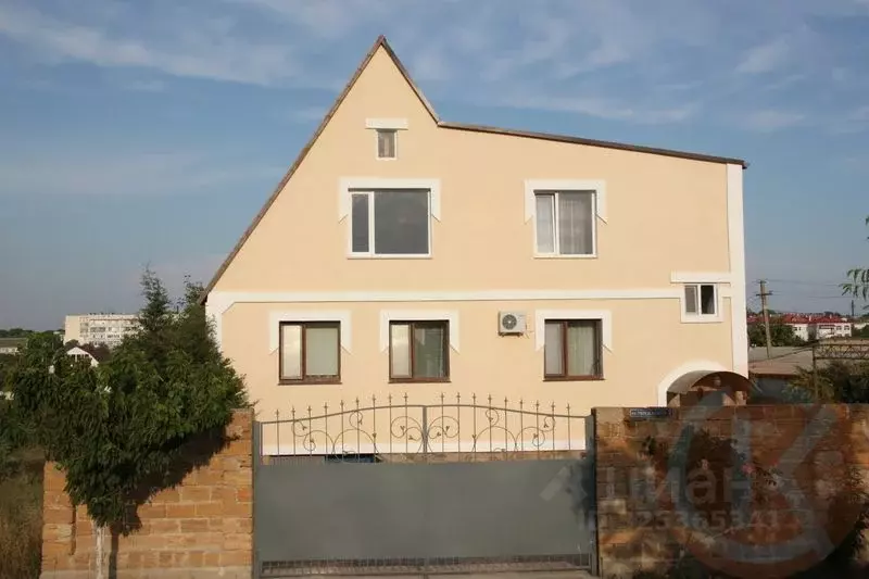 Дом в Крым, Черноморское пгт ул. Мускатная, 7 (301 м) - Фото 1