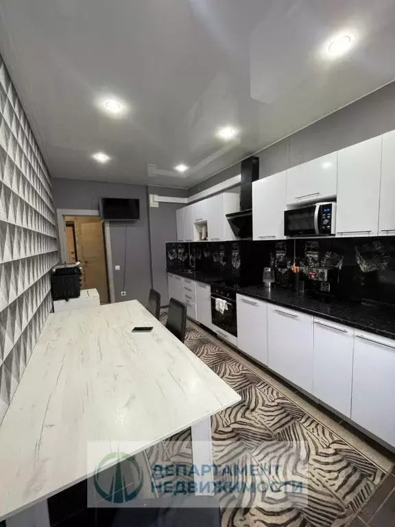 2-к кв. Краснодарский край, Краснодар ул. Цезаря Куникова, 18лит2 ... - Фото 1