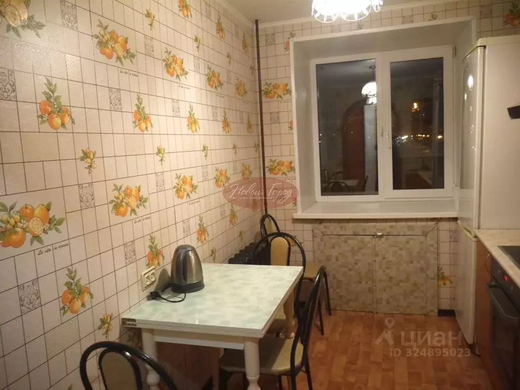 3-к кв. Тюменская область, Тюмень ул. 30 лет Победы, 124 (60.0 м) - Фото 2