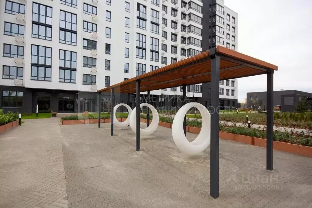 Студия Тюменская область, Тюмень ул. Братьев Бондаревых, 5 (28.5 м) - Фото 1