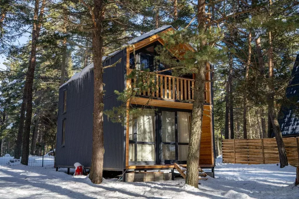 Дом в Карачаево-Черкесия, Зеленчукский район, с. Архыз ул. Алиева, 12В ... - Фото 1