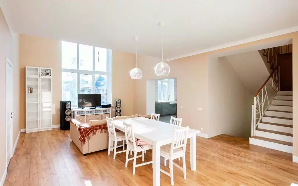 Коттедж в Омская область, Омский район, с. Усть-Заостровка  (346 м) - Фото 0