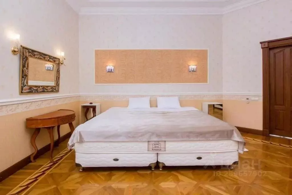 Дом в Краснодарский край, Краснодар Кубанская ул., 1/11 (500 м) - Фото 1