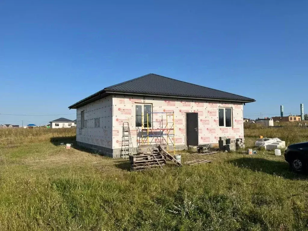 Дом в Белгородская область, Губкин Северо-Западный мкр,  (100 м) - Фото 1