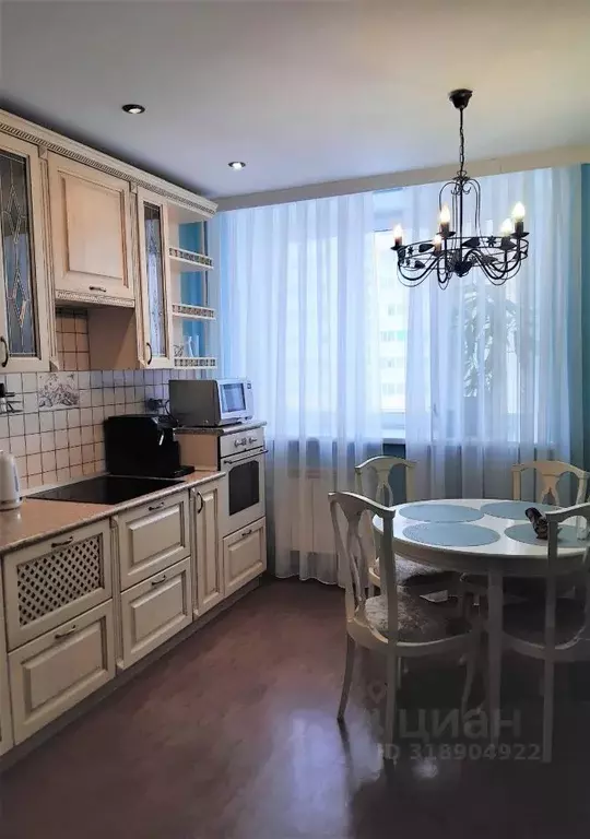 3-к кв. Омская область, Омск Заозерный мкр, ул. Сергея Тюленина, 14 ... - Фото 0