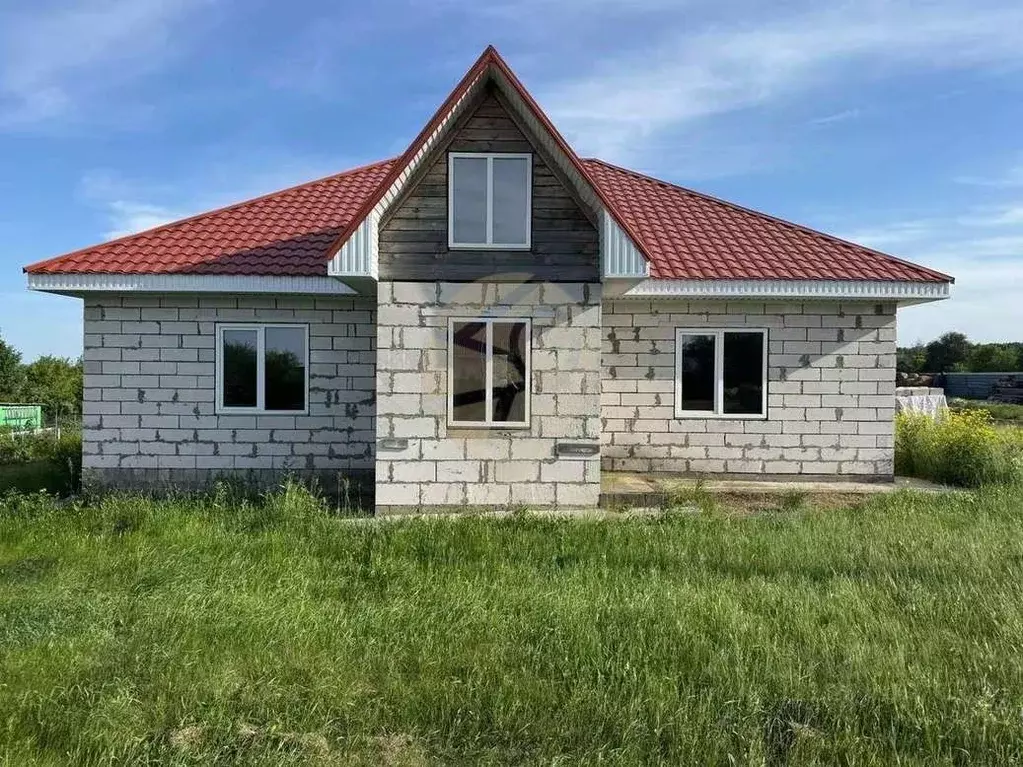 Дом в Белгородская область, Старооскольский городской округ, с. ... - Фото 1