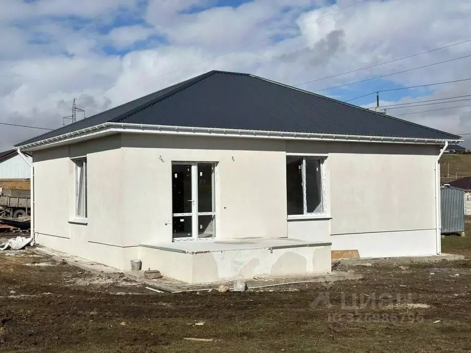 Дом в Крым, Симферопольский район, Добровское с/пос, с. Пионерское ул. ... - Фото 2