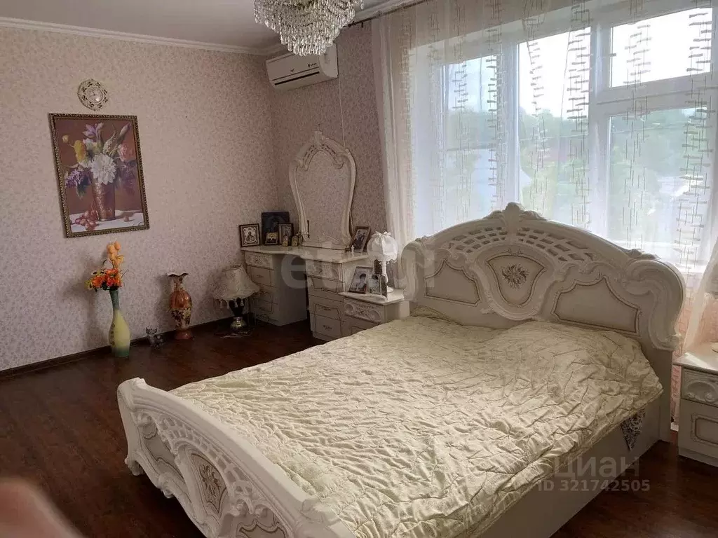 Дом в Краснодарский край, Горячий Ключ ул. Четвертая, 15 (236 м) - Фото 1