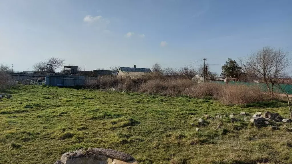 Участок в Крым, Ленинский район, с. Уварово ул. Заречная (25.0 сот.) - Фото 0