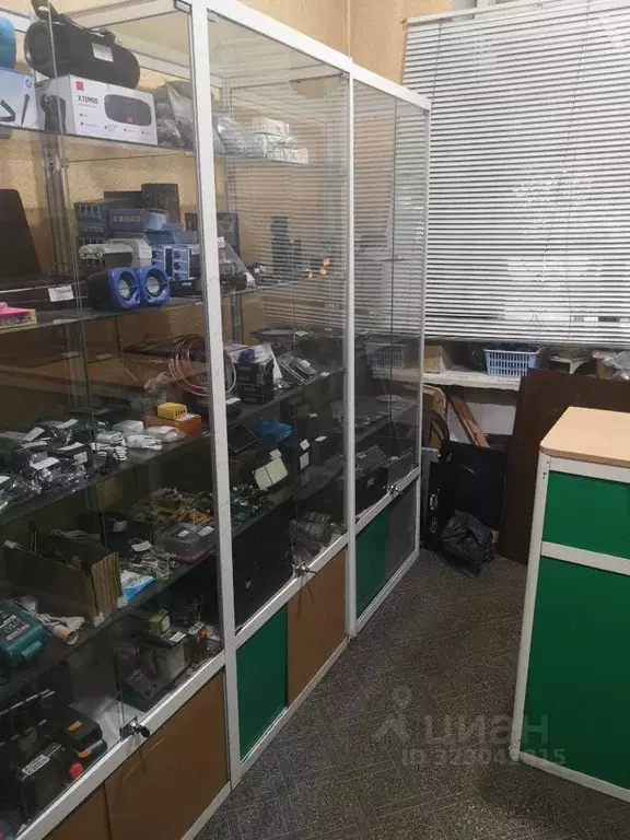 Помещение свободного назначения в Хакасия, Абакан ул. Вяткина, 16 (13 ... - Фото 2