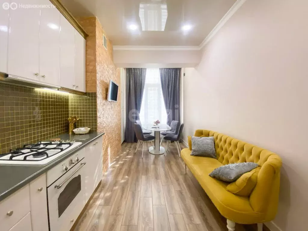 2-комнатная квартира: Нальчик, улица Тлостанова, 28 (72.4 м) - Фото 1