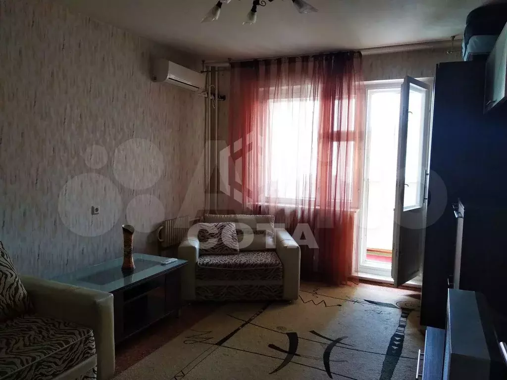 1-к. квартира, 40 м, 8/10 эт. - Фото 0