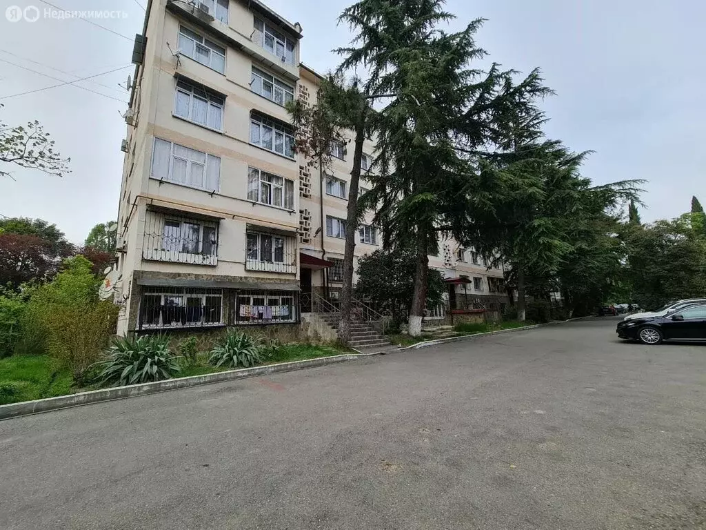 3-комнатная квартира: Адлер, улица Революции, 14 (70 м) - Фото 1