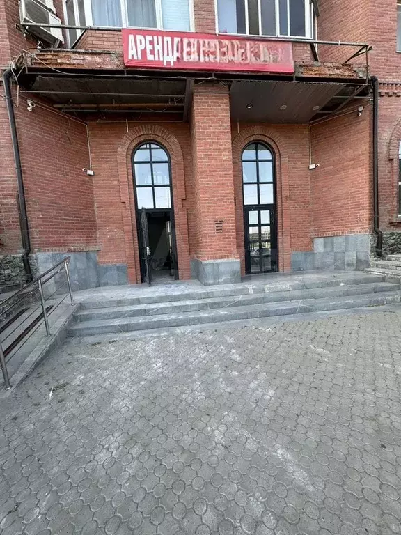 Помещение с отдельным входом на проходном месте - Фото 0