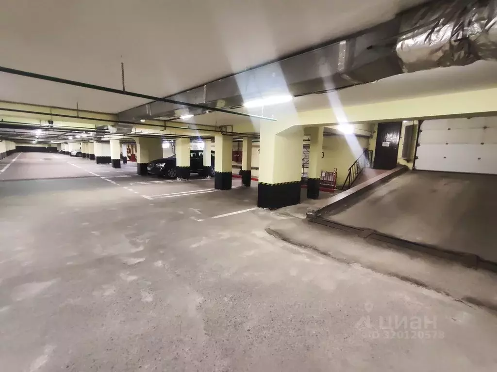 Гараж в Санкт-Петербург Шпалерная ул., 52а (15 м) - Фото 1
