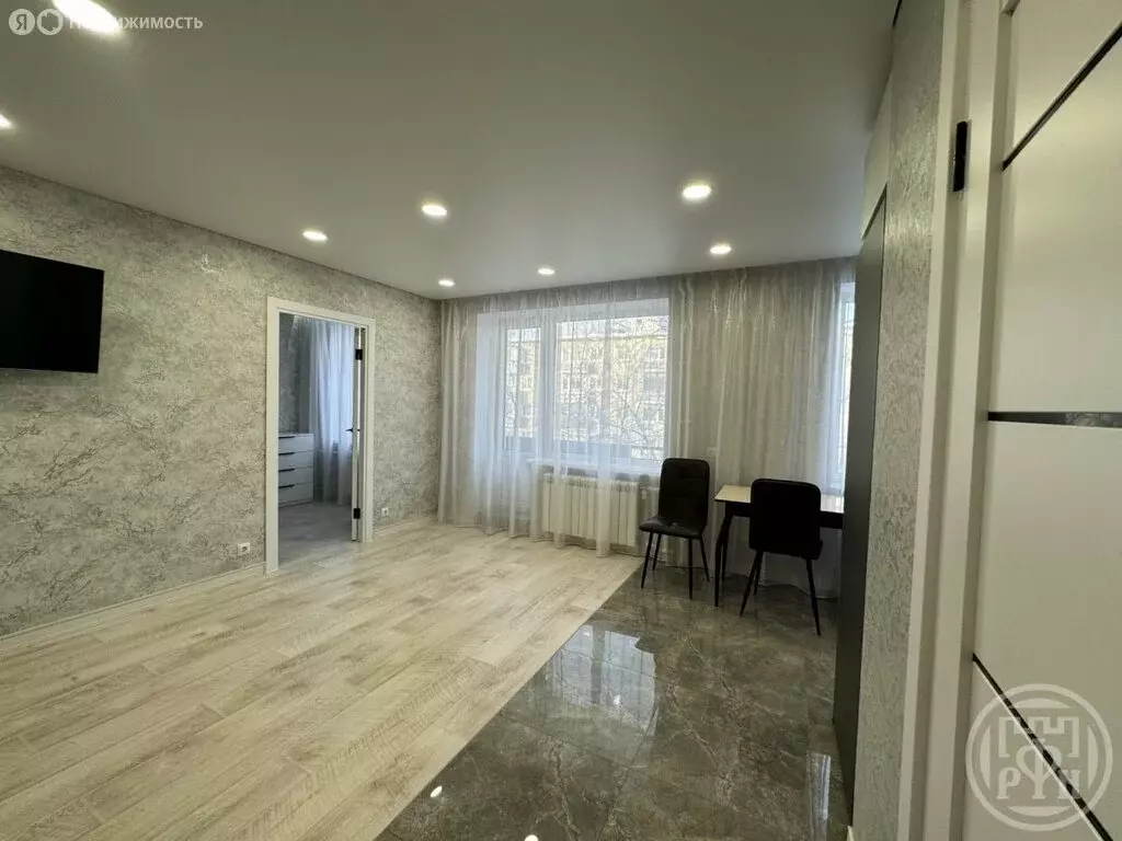 2-комнатная квартира: Луга, проспект Урицкого, 58 (42 м) - Фото 1