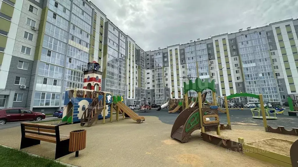 1-к кв. Курганская область, Курган Заозерный жилрайон, 12-й мкр, 26 ... - Фото 0