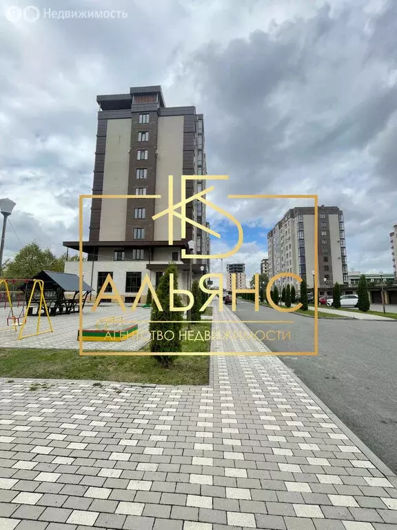 2-комнатная квартира: Владикавказ, улица Олега Кошевого, 2 (73 м) - Фото 1