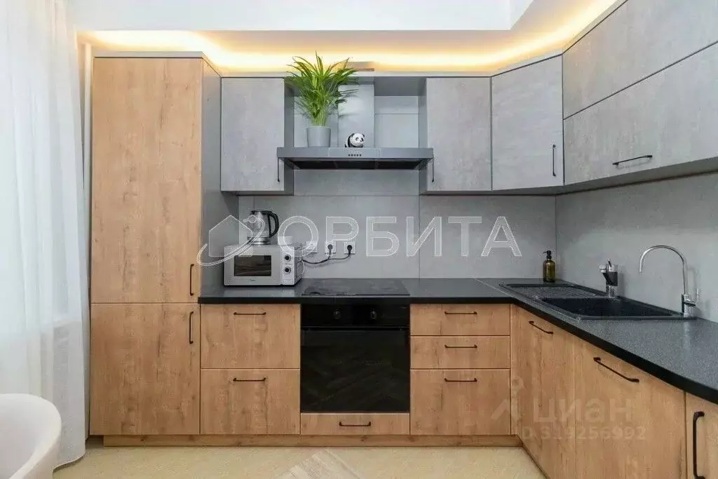 3-к кв. Тюменская область, Тюмень ул. Ю.-Р.Г. Эрвье, 10к1 (73.2 м) - Фото 0
