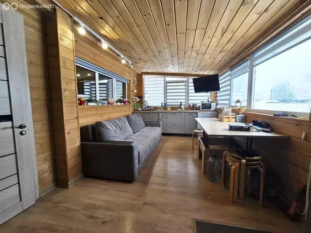 Дом в село Усть-Качка, улица Победы (50 м) - Фото 1