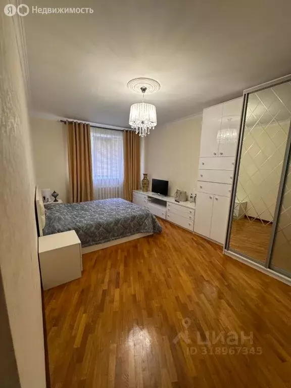 3-комнатная квартира: Махачкала, улица Лаптиева, 72В (80 м) - Фото 0