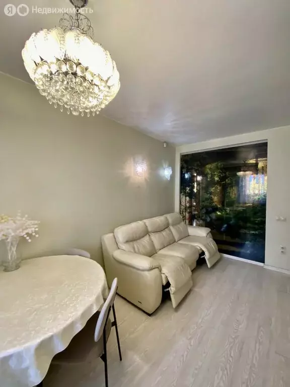 2-комнатная квартира: Иркутск, микрорайон Крылатый, 22/1 (56.4 м) - Фото 1