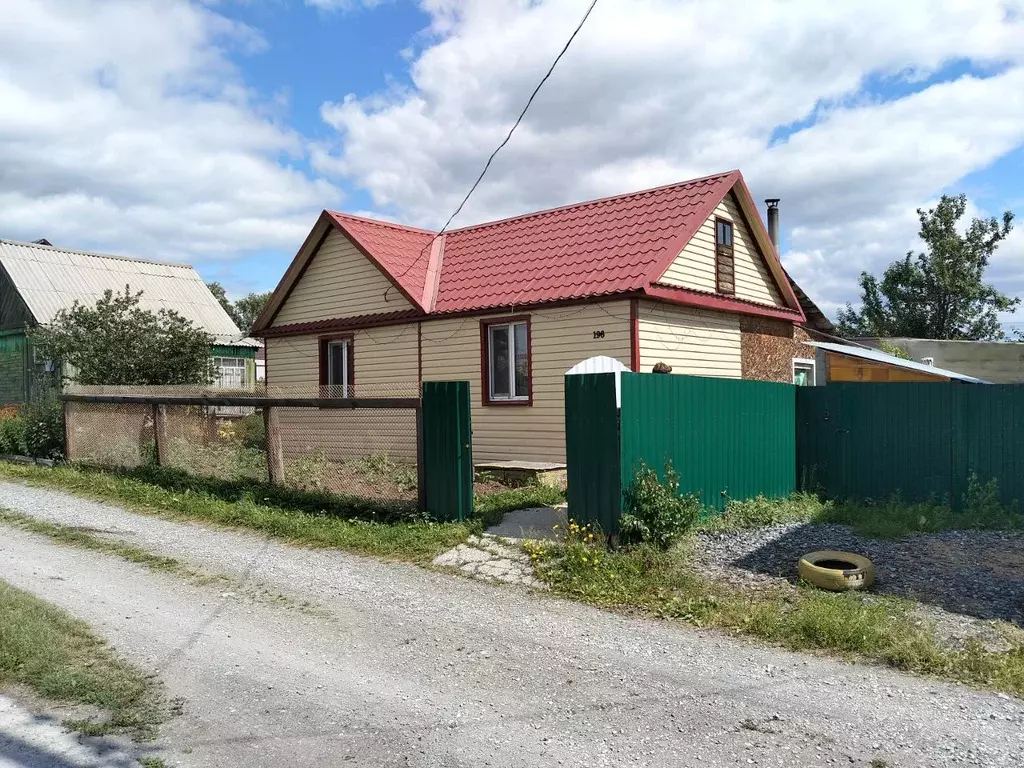 Дом в Свердловская область, Первоуральск ул. Фурманова (60 м) - Фото 1