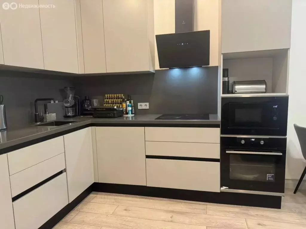 3-комнатная квартира: Москва, бульвар Братьев Весниных, 2 (72 м) - Фото 1