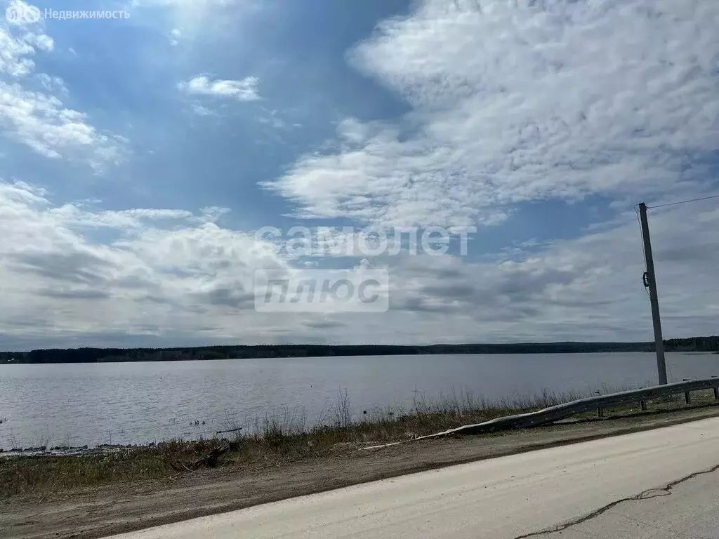 Участок в село Курганово, коттеджный посёлок Белые росы. Лес (12.62 м) - Фото 1