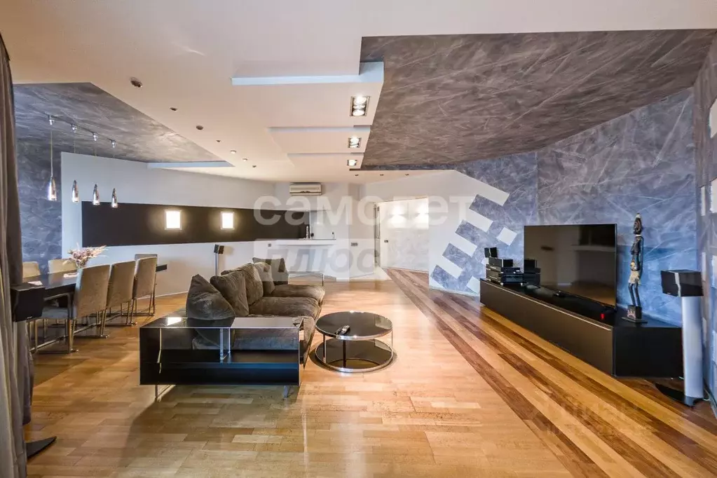 5-к кв. Свердловская область, Екатеринбург ул. Карла Маркса, 12 (242.4 ... - Фото 1