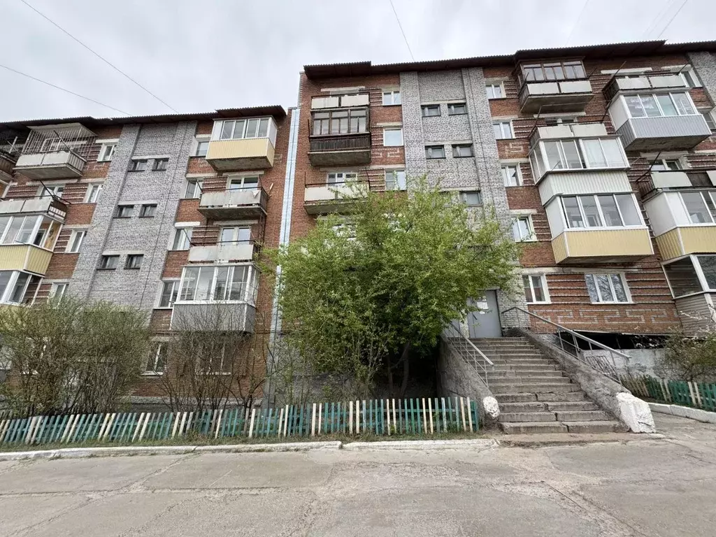 3-к кв. Бурятия, Улан-Удэ 102-й мкр, ул. Ринчино, 11 (65.5 м) - Фото 1