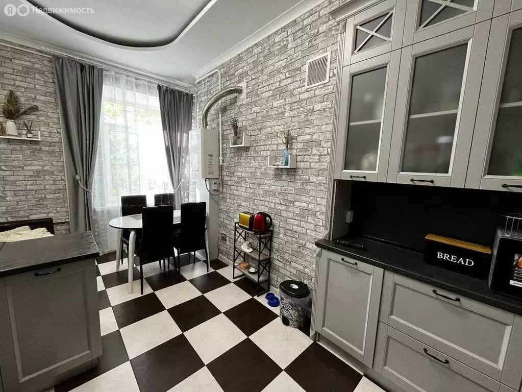 3-комнатная квартира: Минеральные Воды, проспект Карла Маркса, 74 ... - Фото 0