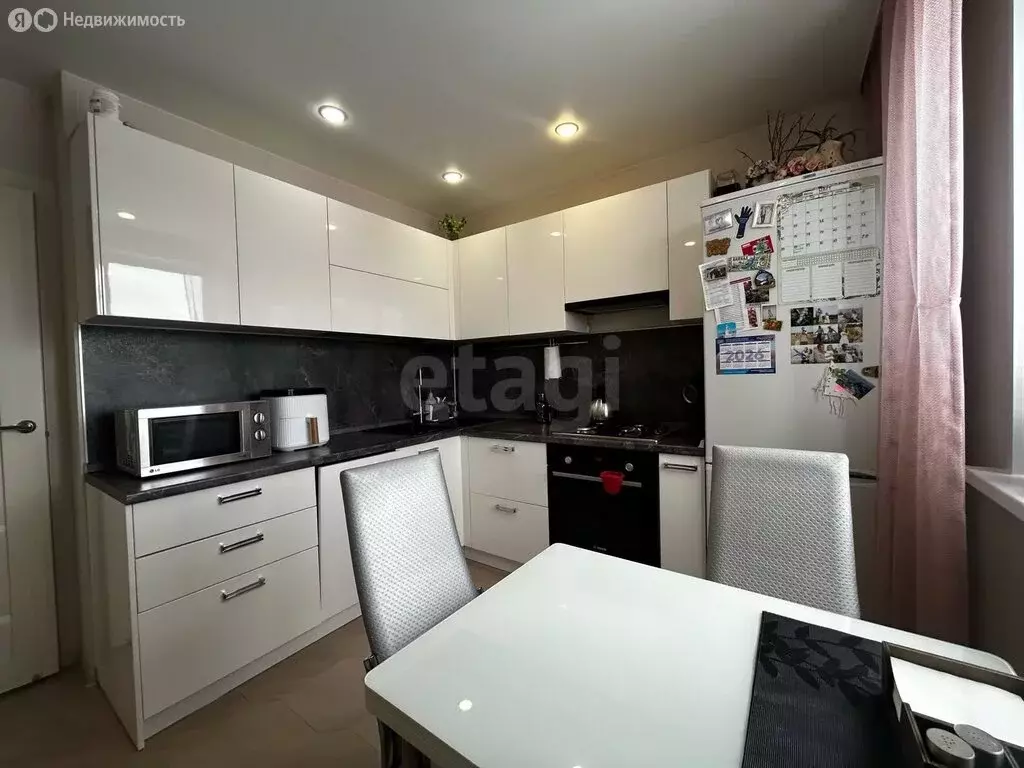 2-комнатная квартира: Усинск, Молодёжная улица, 8 (50.4 м) - Фото 2