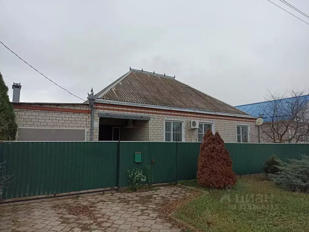 Дом в Краснодарский край, Абинский район, Светлогорское с/пос, с. ... - Фото 1