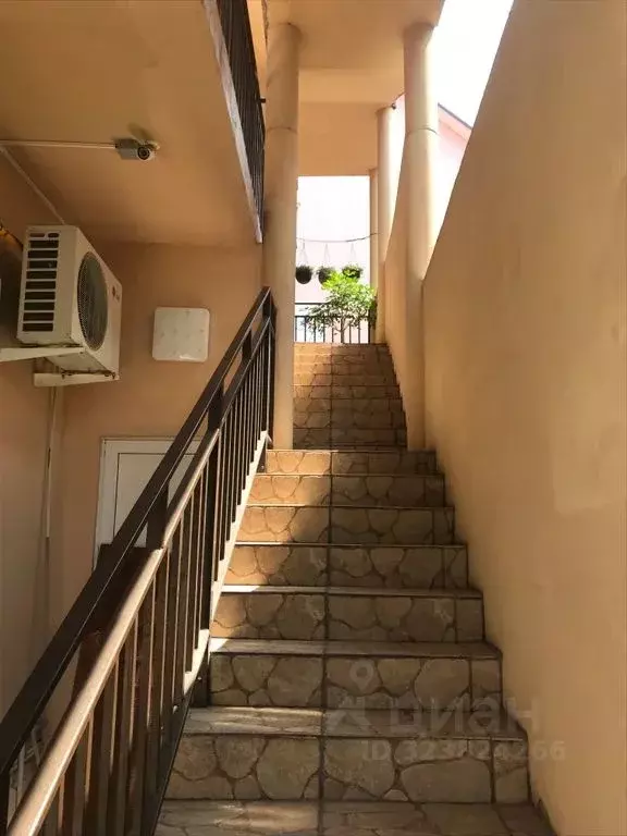 Комната Краснодарский край, Сочи Адлер жилрайон, ул. Взлетная, 3/1 - Фото 2