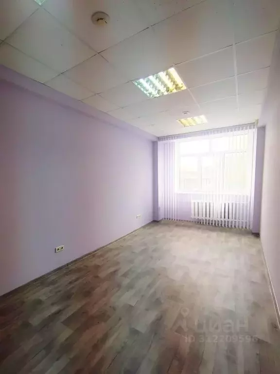 Офис в Тюменская область, Тюмень ул. Республики, 207 (18 м) - Фото 1