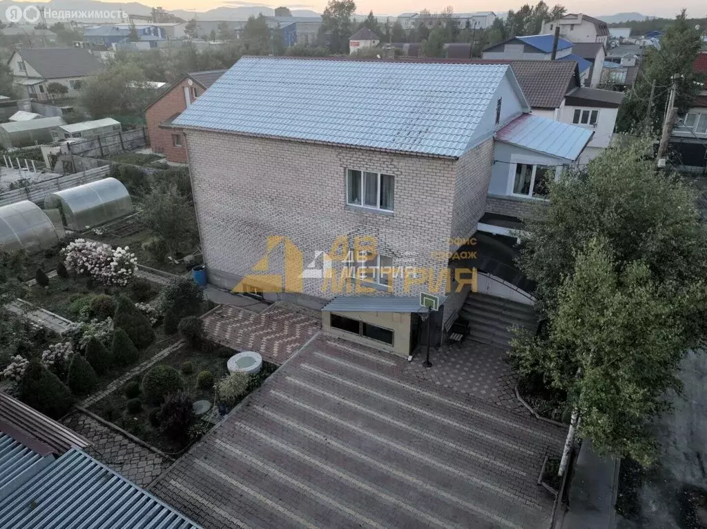 Дом в Южно-Сахалинск, улица имени Гоголя, 10 (290 м) - Фото 1