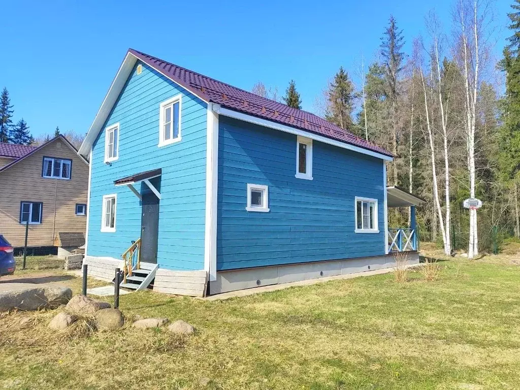 Дом в Ленинградская область, Выборгский район, Рощинское городское ... - Фото 1