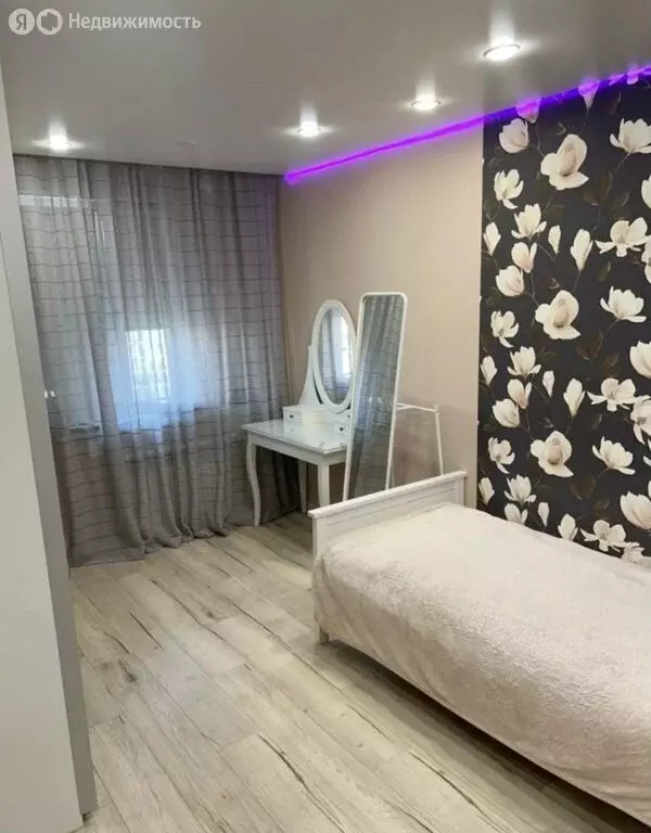 2-комнатная квартира: Новый Уренгой, Юбилейная улица, 6 (41.9 м) - Фото 1