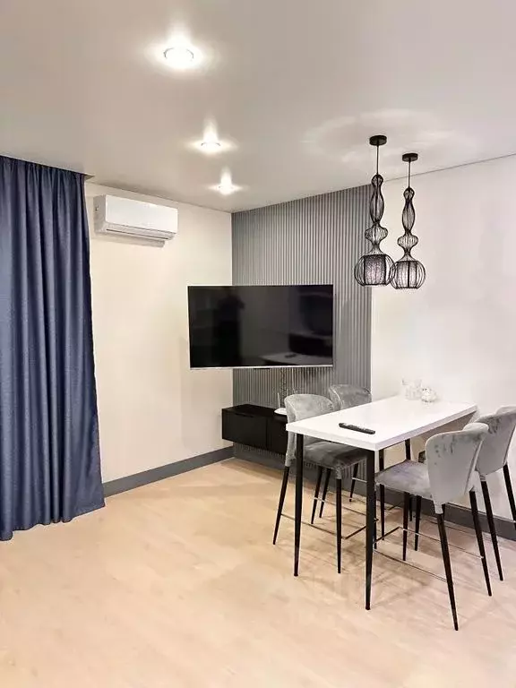 Студия Татарстан, Казань ул. Рауиса Гареева, 107 (32.0 м) - Фото 0