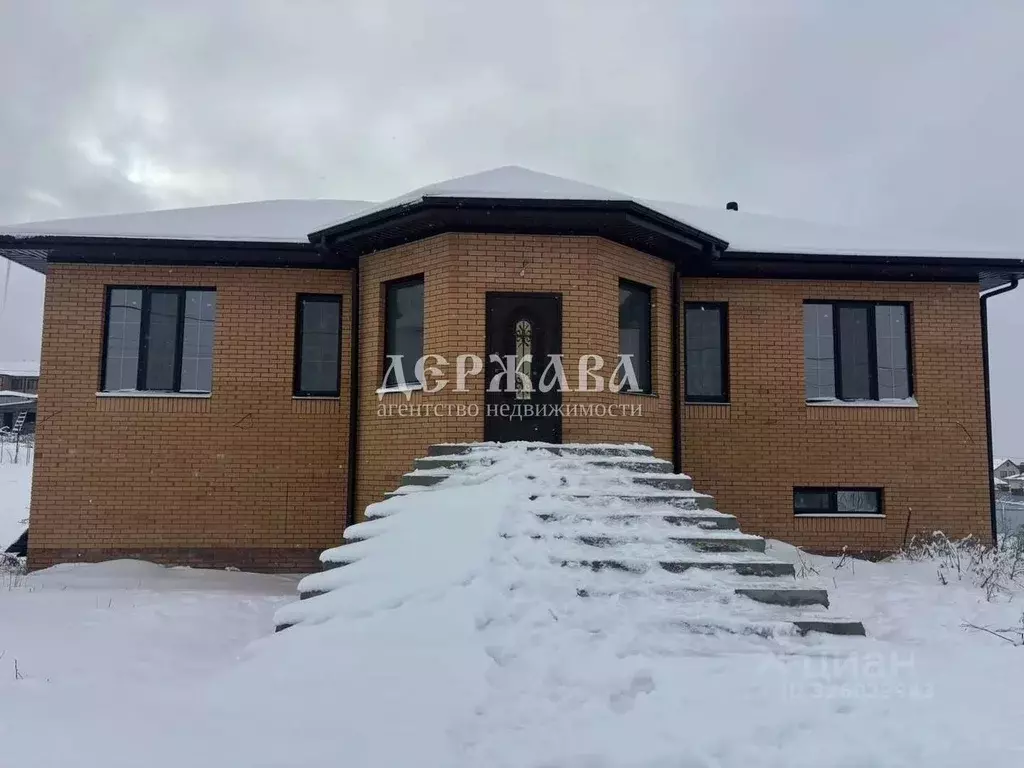 Коттедж в Белгородская область, Старый Оскол пер. Липовый (298 м) - Фото 1