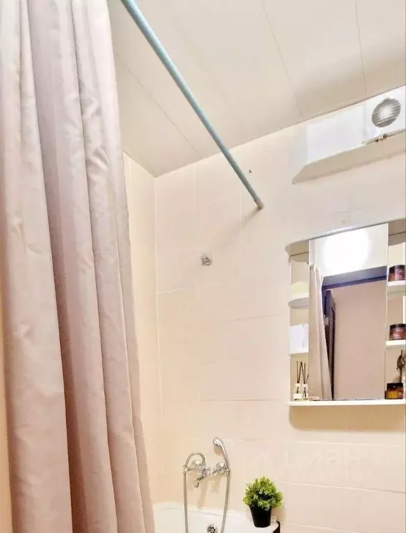 2-к кв. Свердловская область, Екатеринбург ул. Индустрии, 64 (50.0 м) - Фото 2