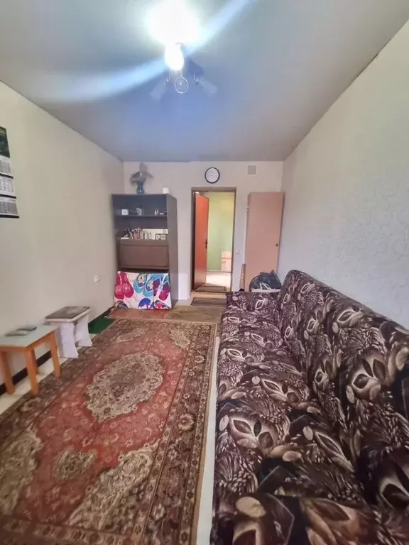 Комната Ленинградская область, Луга Нарвская ул., 16 - Фото 1