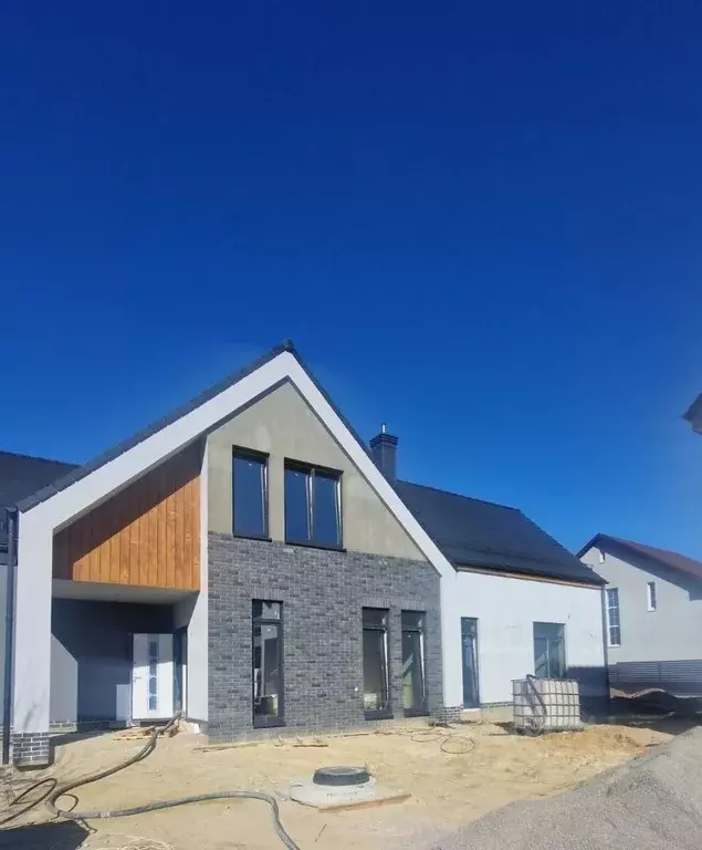 Дом в Калининградская область, Гурьевский муниципальный округ, пос. ... - Фото 1