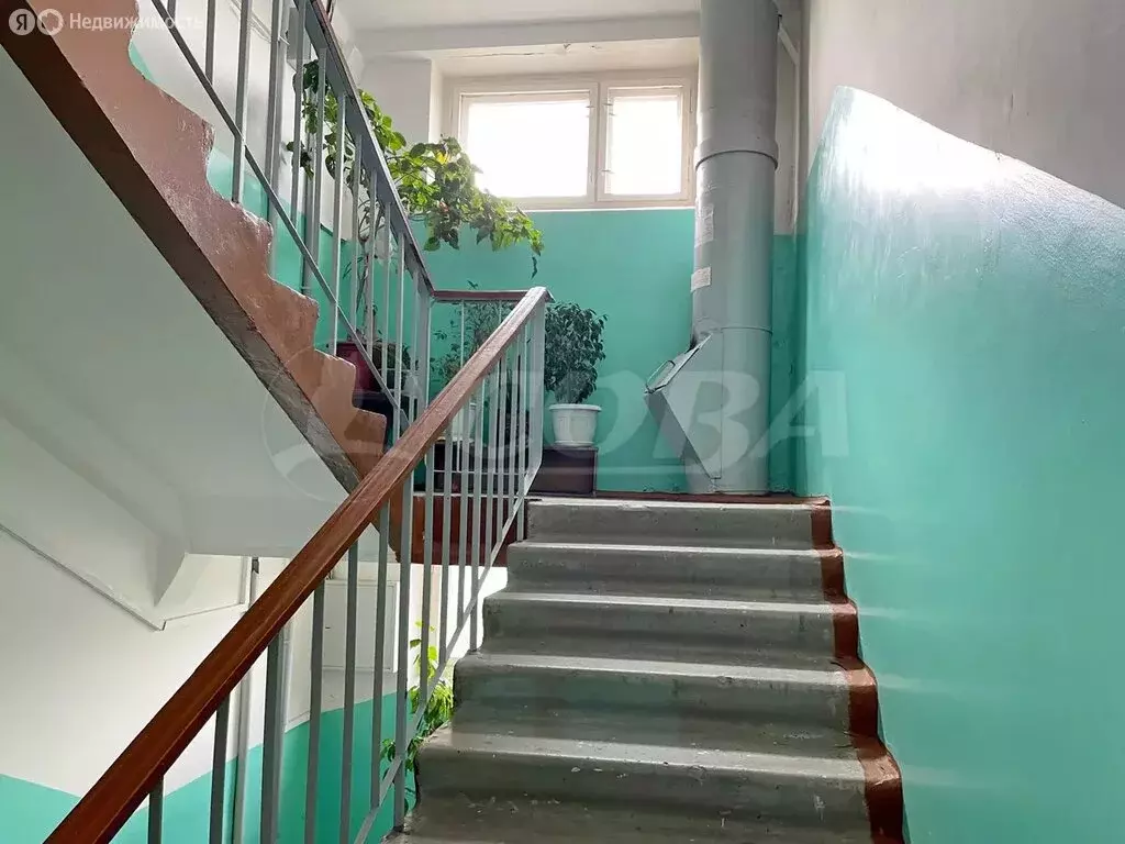 2-комнатная квартира: Тюмень, улица Монтажников, 8 (59.8 м) - Фото 0