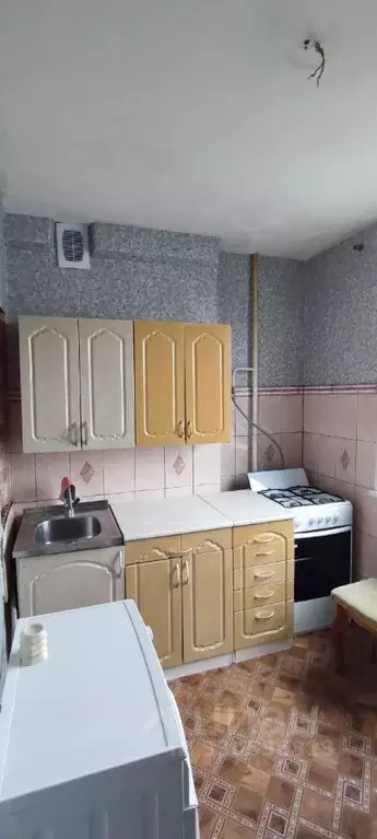 2-к кв. Московская область, Клин Клинская ул., 4к2 (50.0 м) - Фото 0