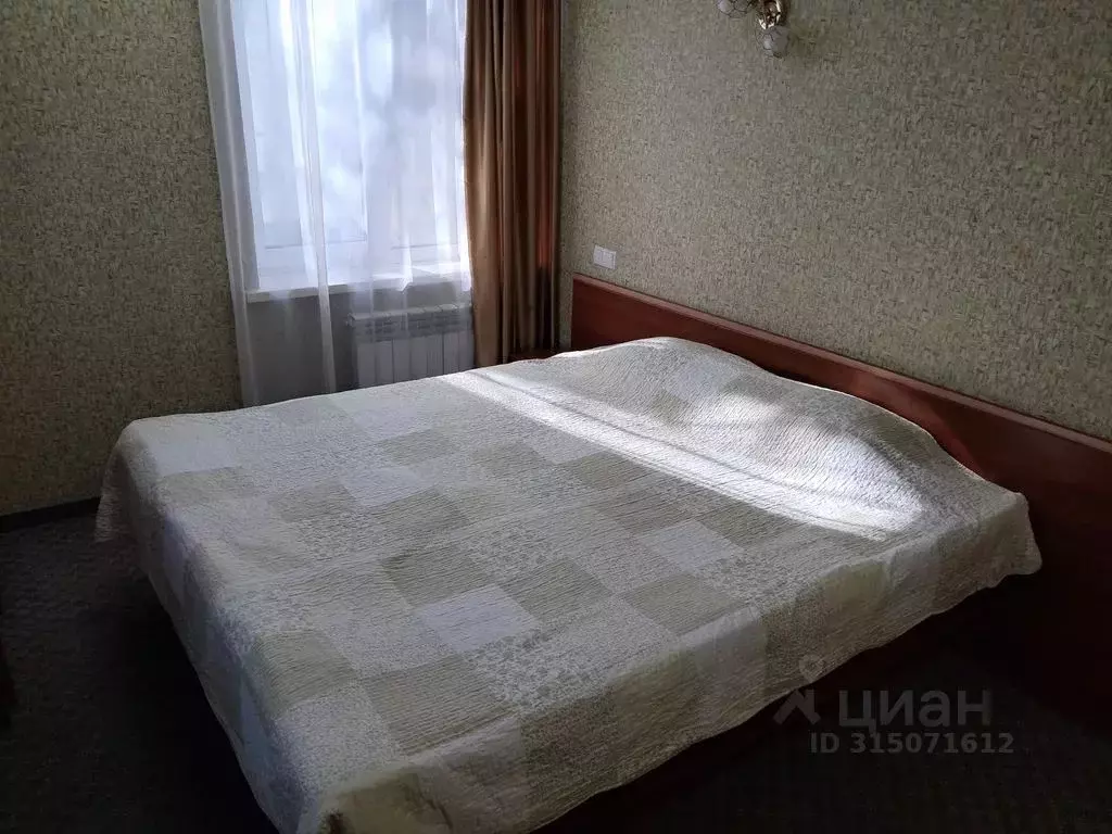 Комната Крым, Симферополь спуск Суворовский, 9 - Фото 1