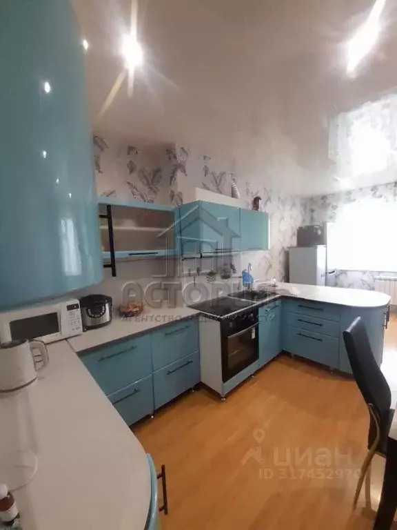 3-к кв. Красноярский край, Красноярск ул. Кутузова, 83А (71.2 м) - Фото 0