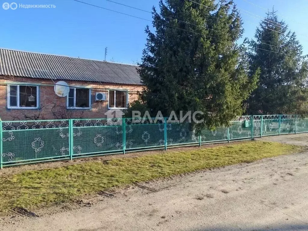 Дом в станица Задоно-Кагальницкая, улица 30 лет Победы, 87 (240 м) - Фото 2