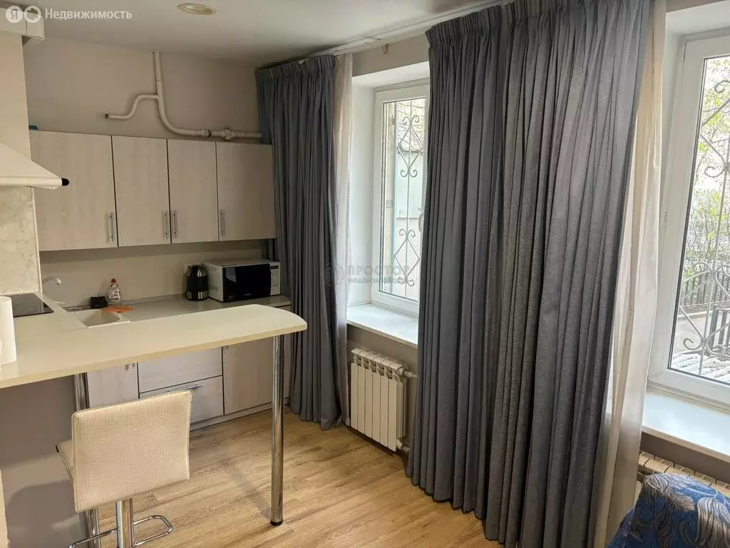 3-комнатная квартира: Москва, 1-й Неопалимовский переулок, 11/22 (61 ... - Фото 1